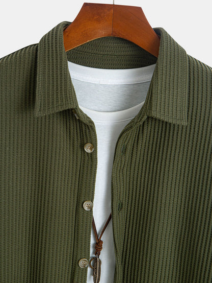Camisa de botones con textura de gofre y mangas largas