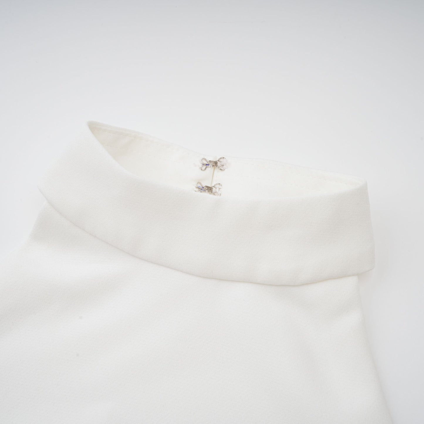 Inés Vestido largo de capas con cuello halter