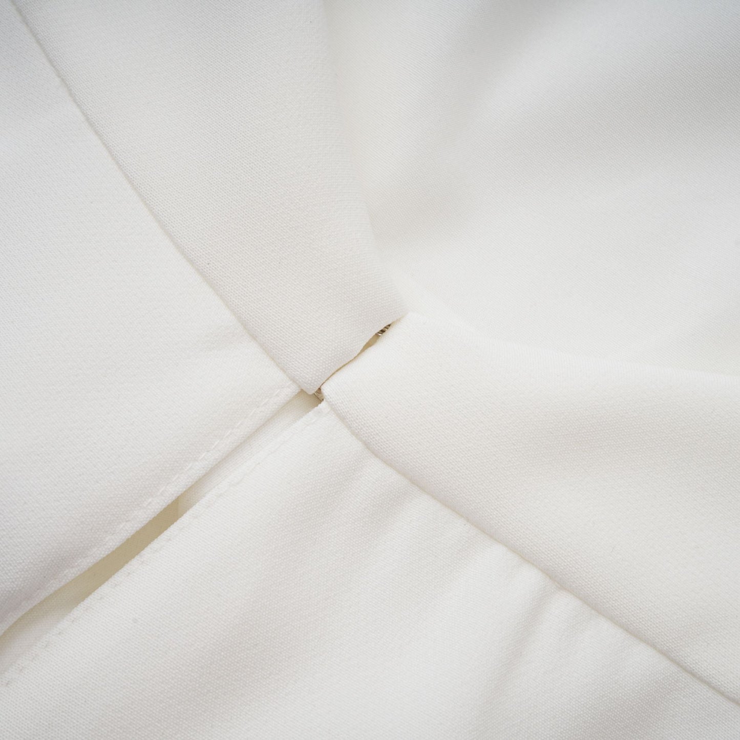 Inés Vestido largo de capas con cuello halter