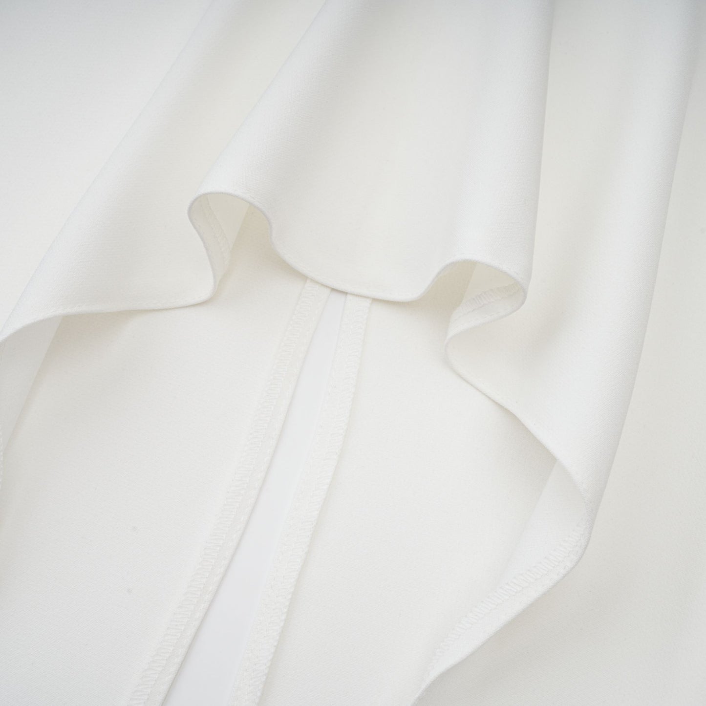 Inés Vestido largo de capas con cuello halter