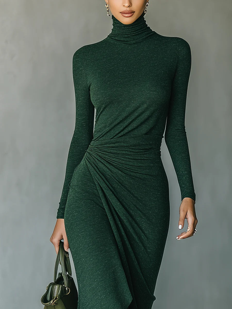 Lenora™ - Vestido midi envolvente asimétrico con pliegues y cuello alto verde oscuro